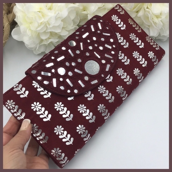 Burgundy MIRROR CLUTCH - Picture 1 of 9